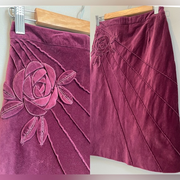 Vintage Velvet Midi Skirt with Rosette 🌹- S - Picture 3 of 14